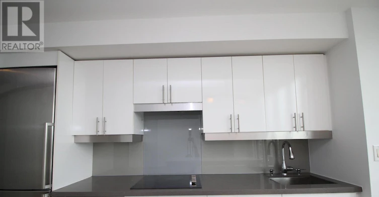 3701-426 University Avenue, Toronto, ON, M5G 1S9 - 10