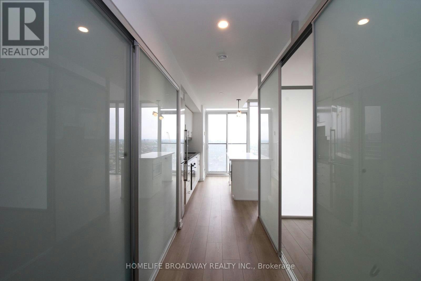 3701-426 University Avenue, Toronto, ON, M5G 1S9 - 4