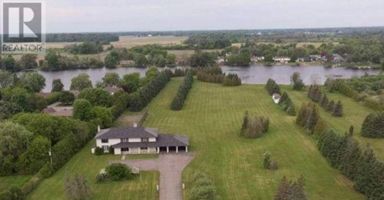 1570 River Road, Manotick, ON, K4M 1B4 - 2