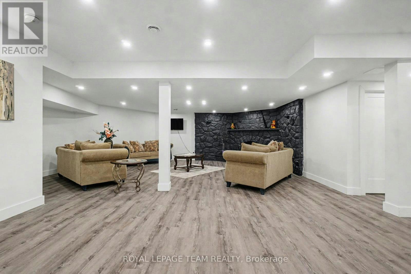 1570 River Road, Manotick, ON, K4M 1B4 - 3