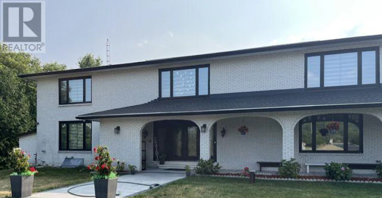 1570 River Road, Manotick, ON, K4M 1B4