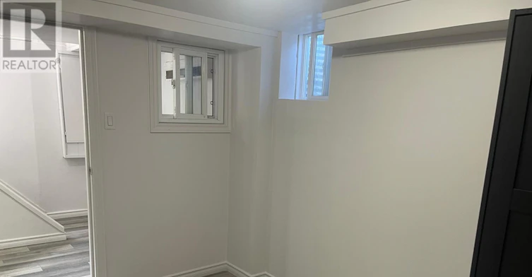 50 Chestnut Crescent, Toronto, ON, M1L 1Y5 - 3