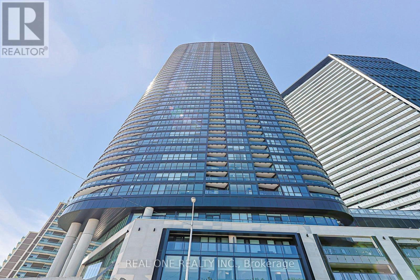 821-585 Bloor Street E, Toronto, ON, M4W 0B3