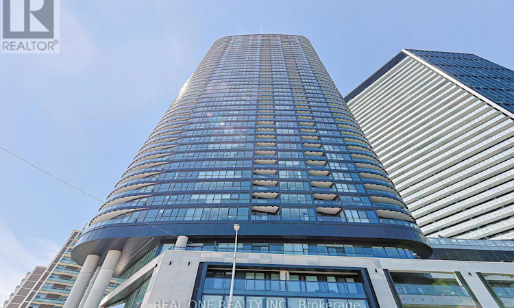 821-585 Bloor Street E