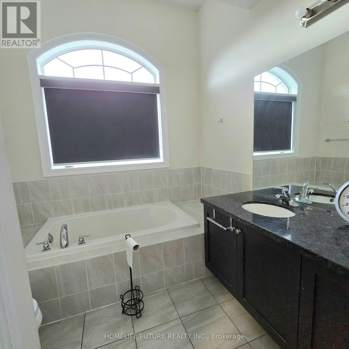 MAIN-396 Kirkham Drive, Markham, ON, L3S 0E4 - 17