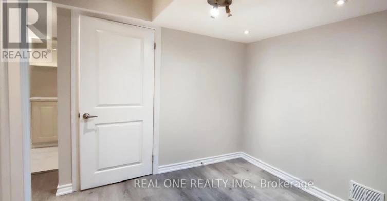 BSMT B-22 Cloverridge Avenue, East Gwillimbury, ON, L9N 0V3 - 8