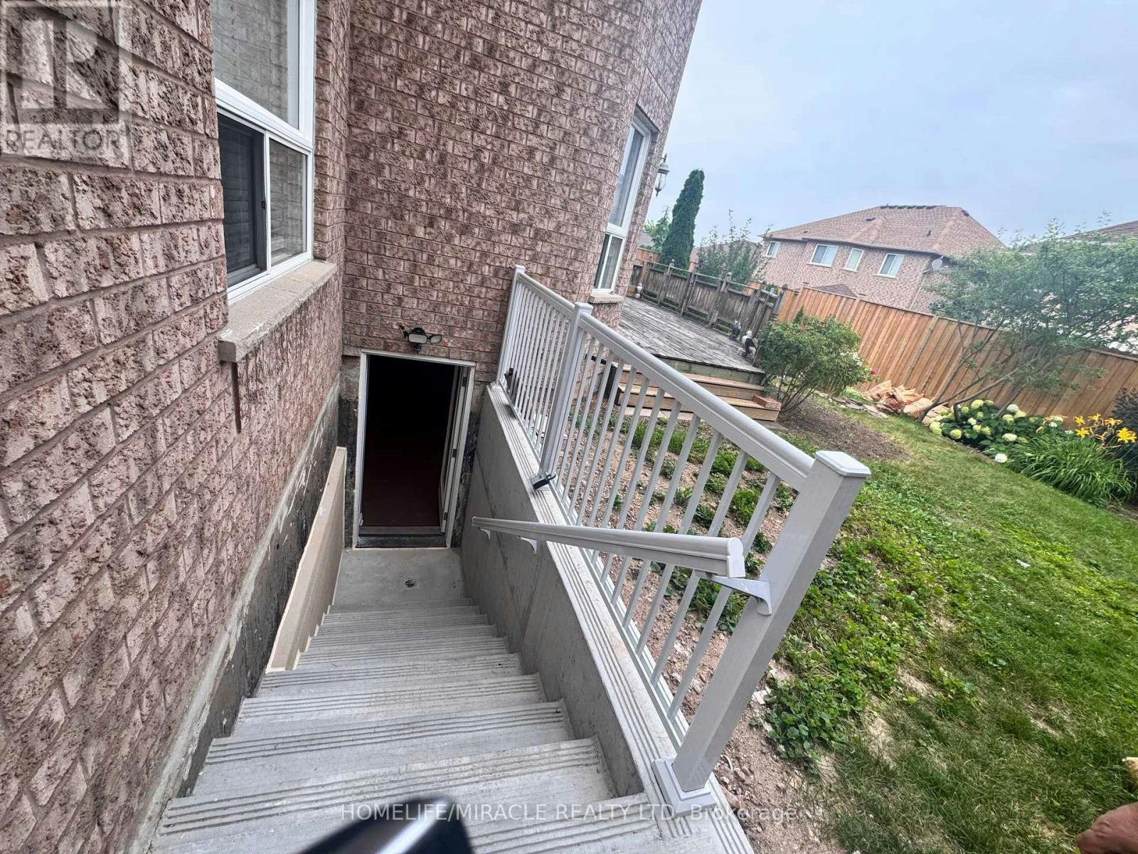 14 Berton Boulevard, Halton Hills, ON, L7G 6A5 - 2
