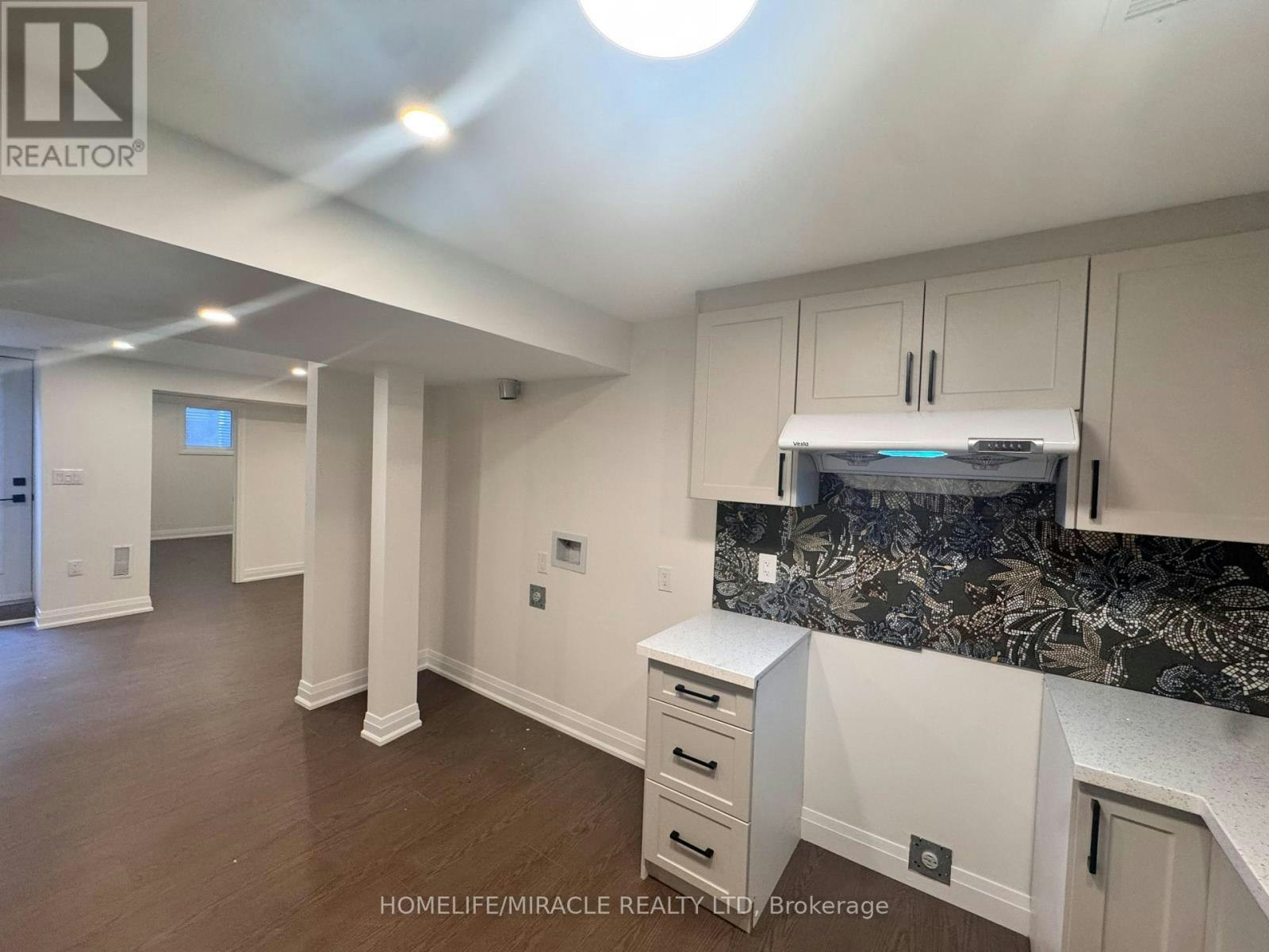14 Berton Boulevard, Halton Hills, ON, L7G 6A5 - 8