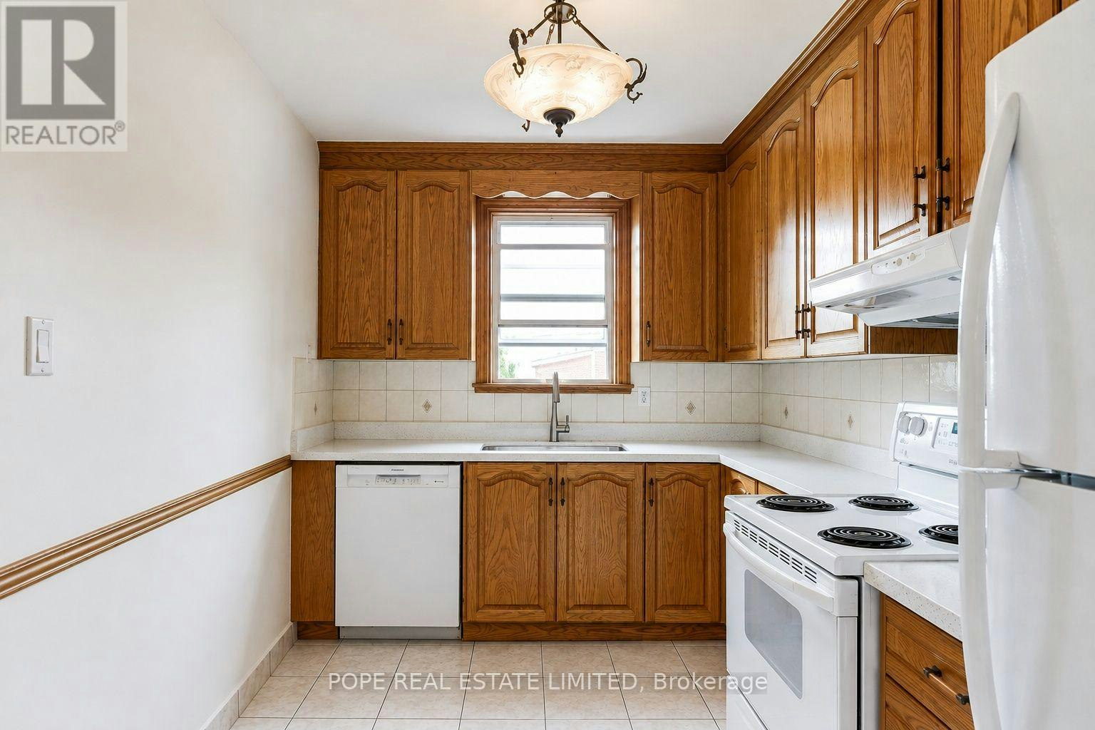 210 Donlands Avenue, Toronto, ON, M4J 3R1 - 17