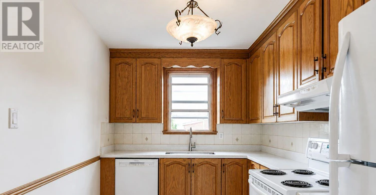 210 Donlands Avenue, Toronto, ON, M4J 3R1 - 17