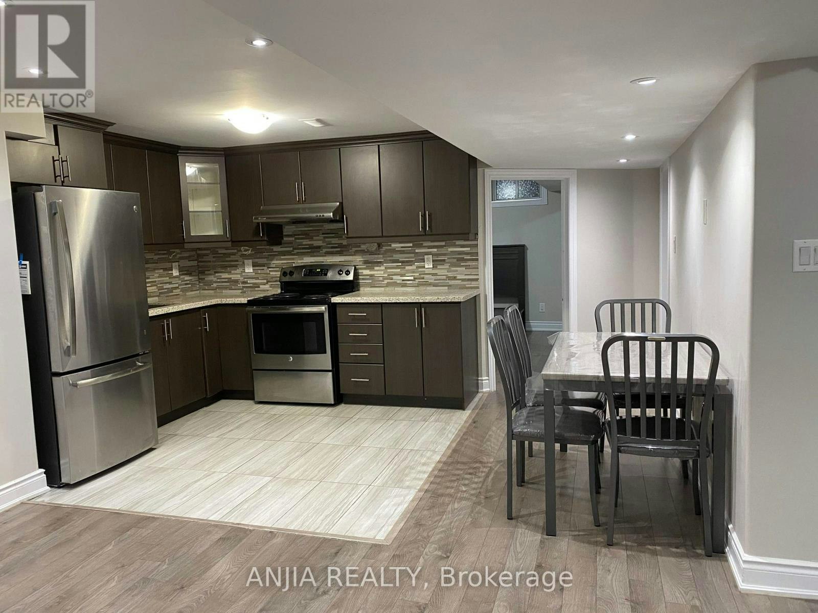 46 Rampart Drive, Brampton, ON, L6P 2Z1 - 2