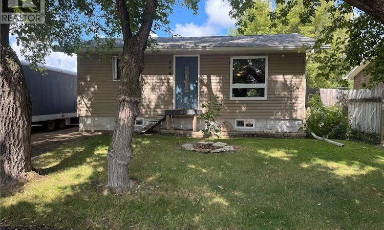 206 2nd Street N