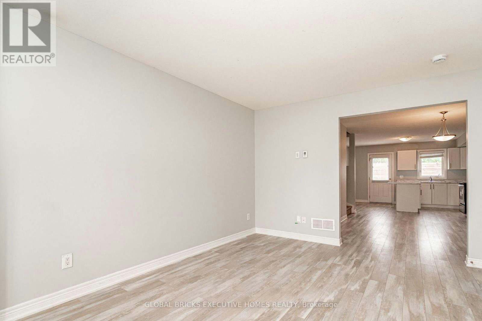 79-7768 Ascott Circle, Niagara Falls, ON, L2H 3P9 - 8