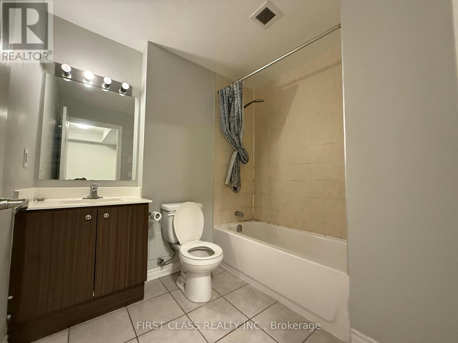 228-8323 Kennedy Road, Markham, ON, L3R 5W7 - 4