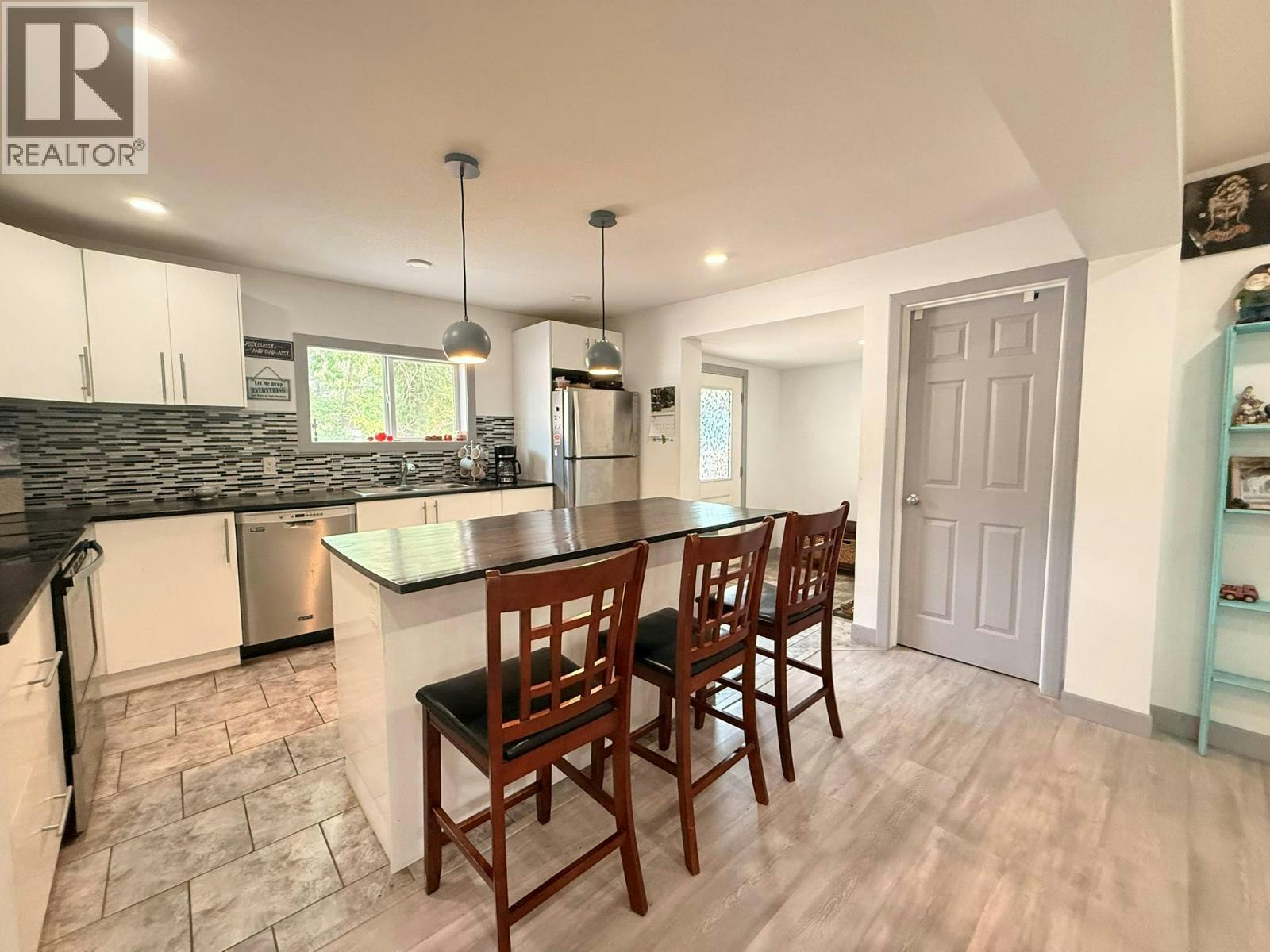 4954 Stevens Avenue, Canal Flats, BC, V0B 1B0