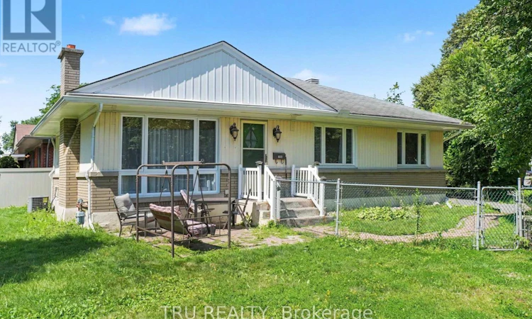 1908 Saunderson Drive