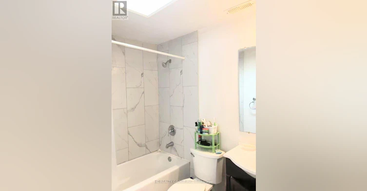 UPPER 2-92 Pembroke Street, Toronto, ON, M5A 2N8 - 5