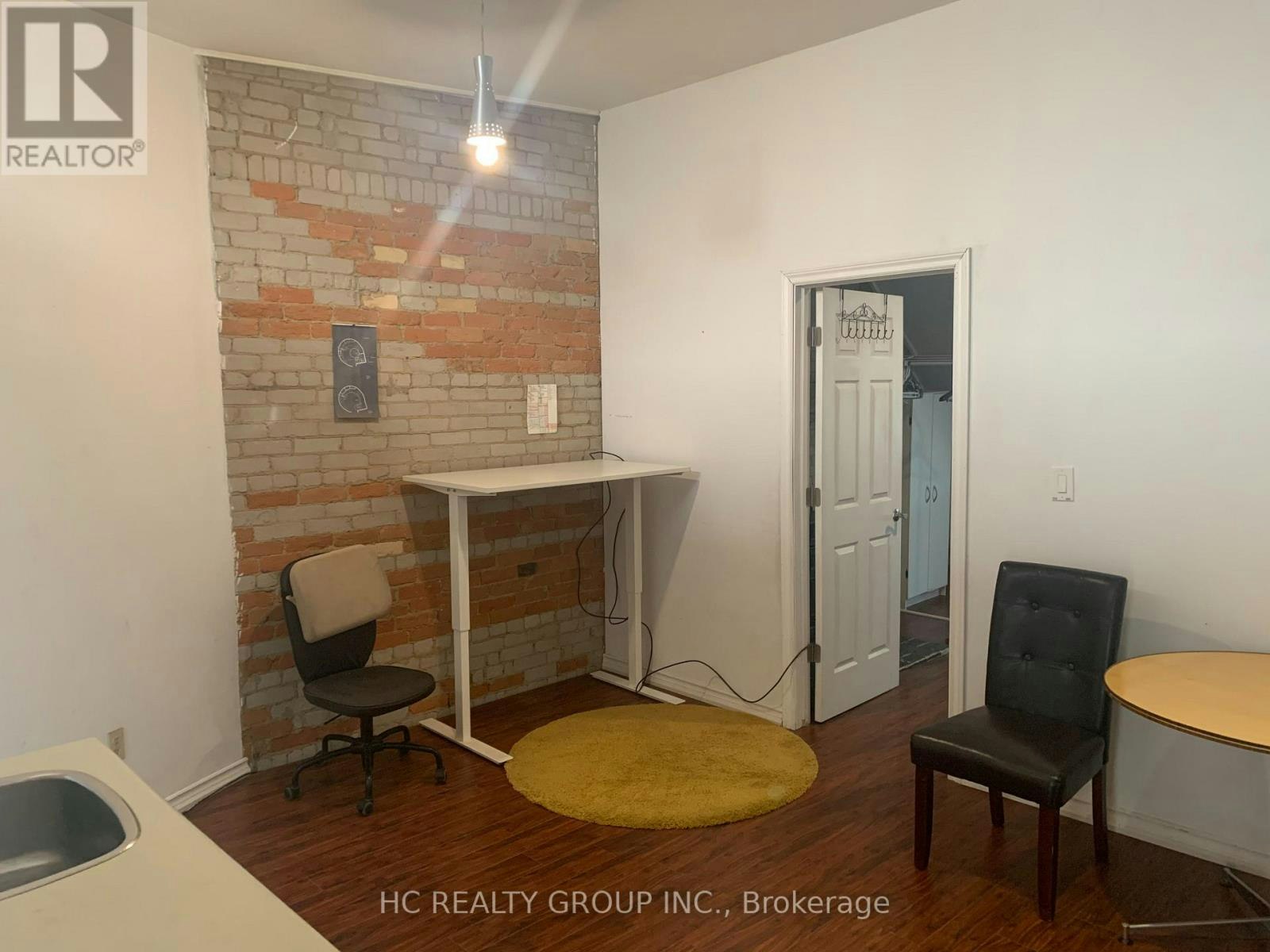 UPPER 2-92 Pembroke Street, Toronto, ON, M5A 2N8 - 2
