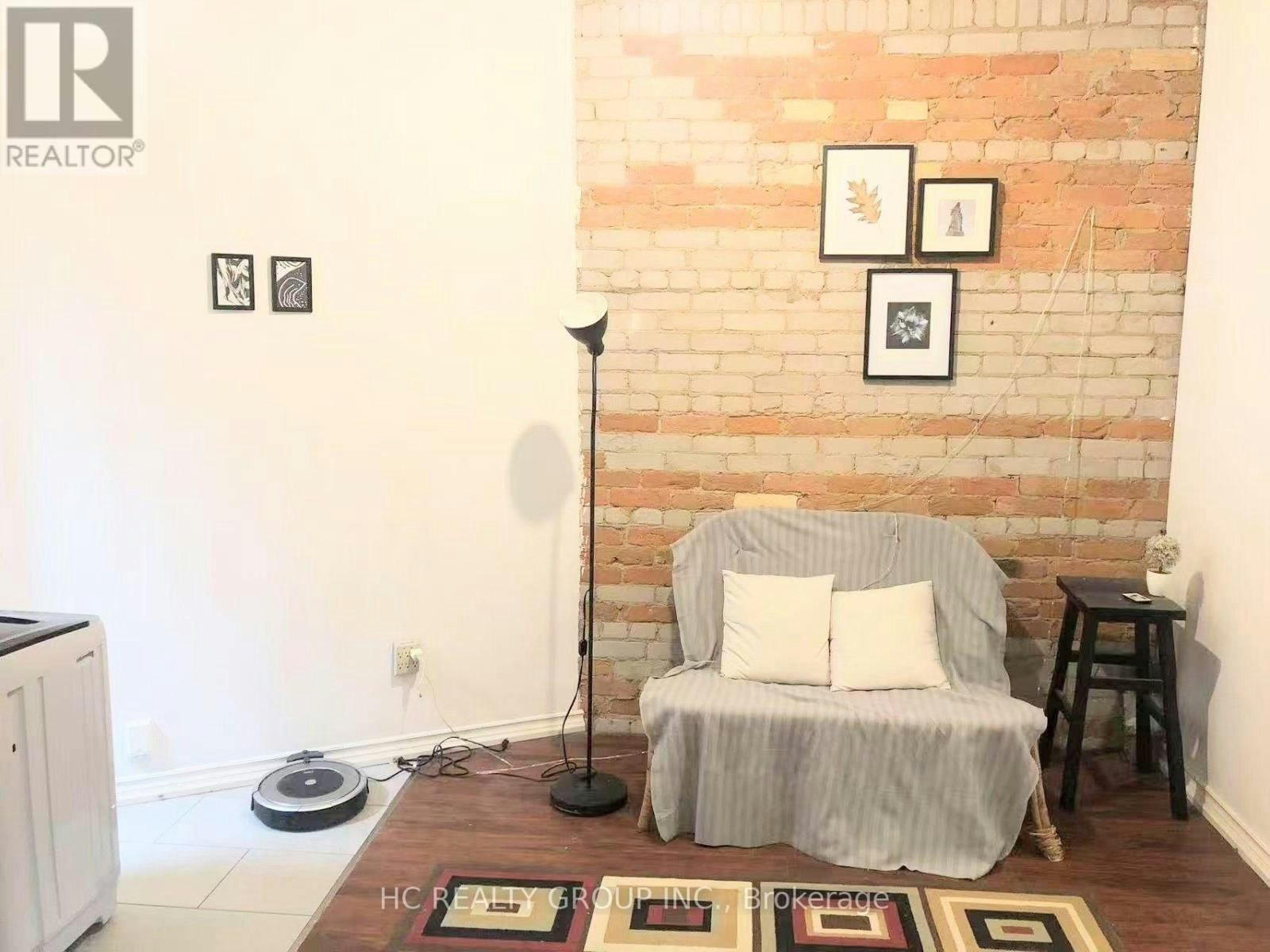 UPPER 2-92 Pembroke Street, Toronto, ON, M5A 2N8 - 4