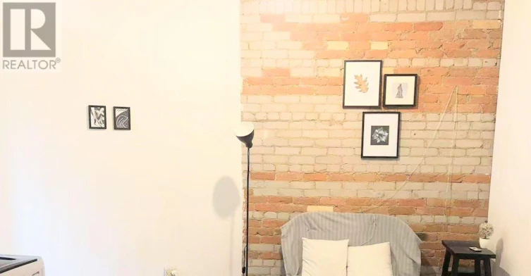 UPPER 2-92 Pembroke Street, Toronto, ON, M5A 2N8 - 4