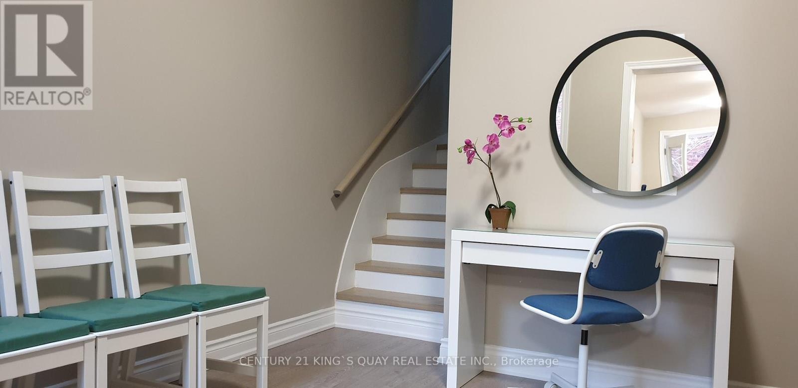 UL-626 Yonge Street, Toronto, ON, M4Y 1Z8 - 4