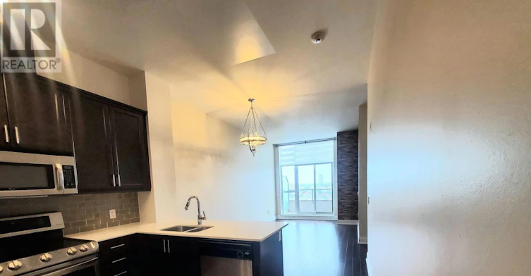 717-2470 Prince Michael Drive, Oakville, ON, L6H 0G9 - 2