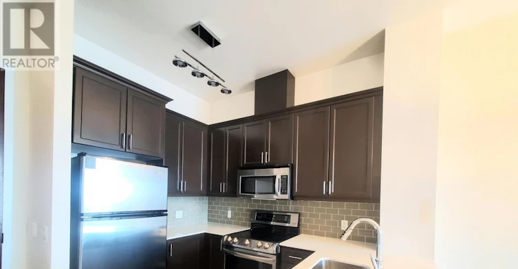 717-2470 Prince Michael Drive, Oakville, ON, L6H 0G9 - 3