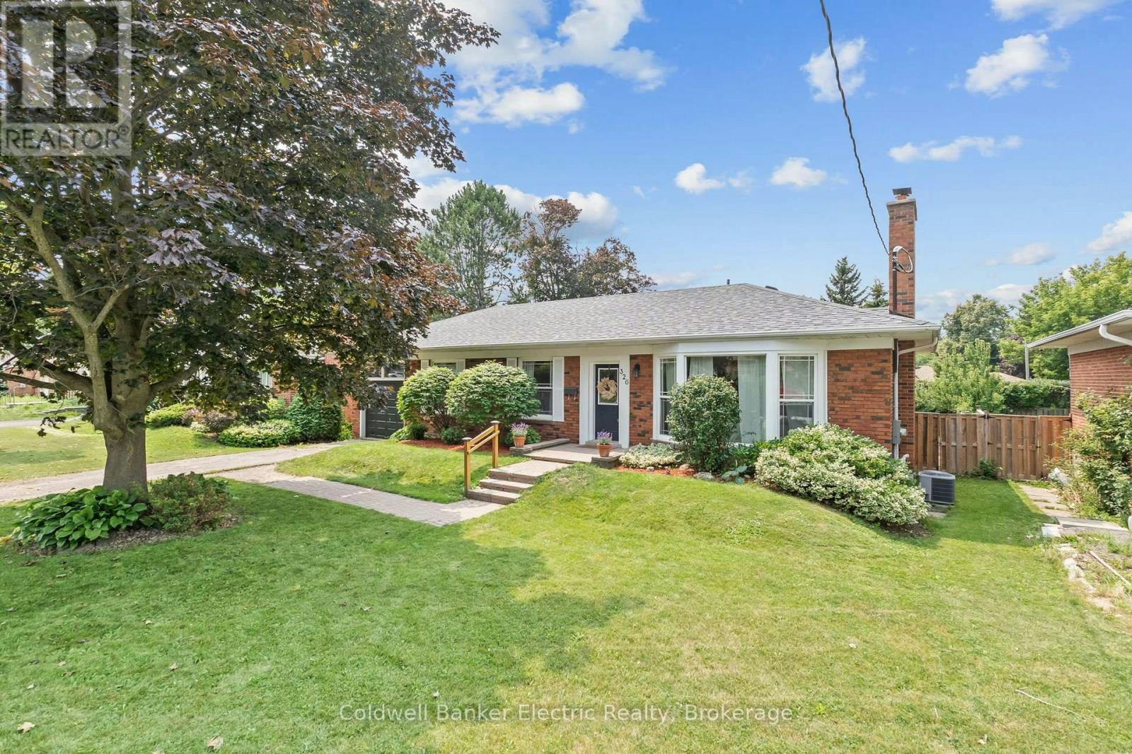 326 Cochrane Street, Whitby, ON, L1N 5J3