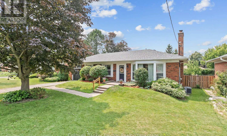 326 Cochrane Street