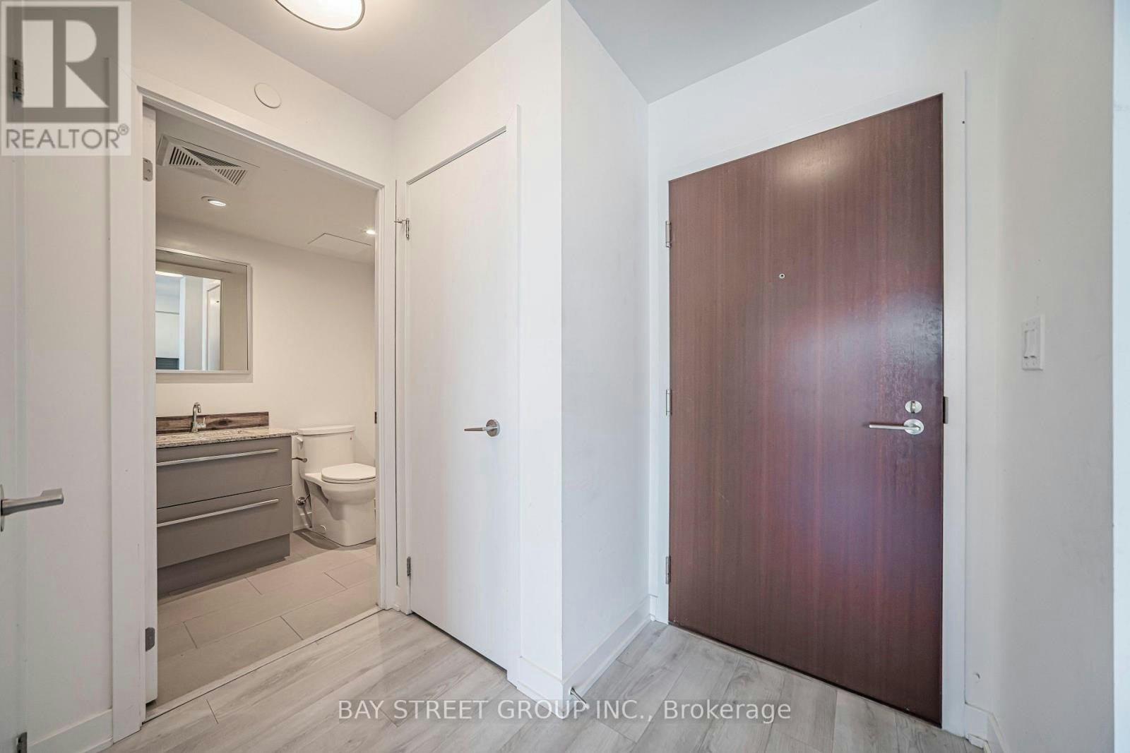 1020-160 Flemington Road, Toronto, ON, L5V 1J1 - 15