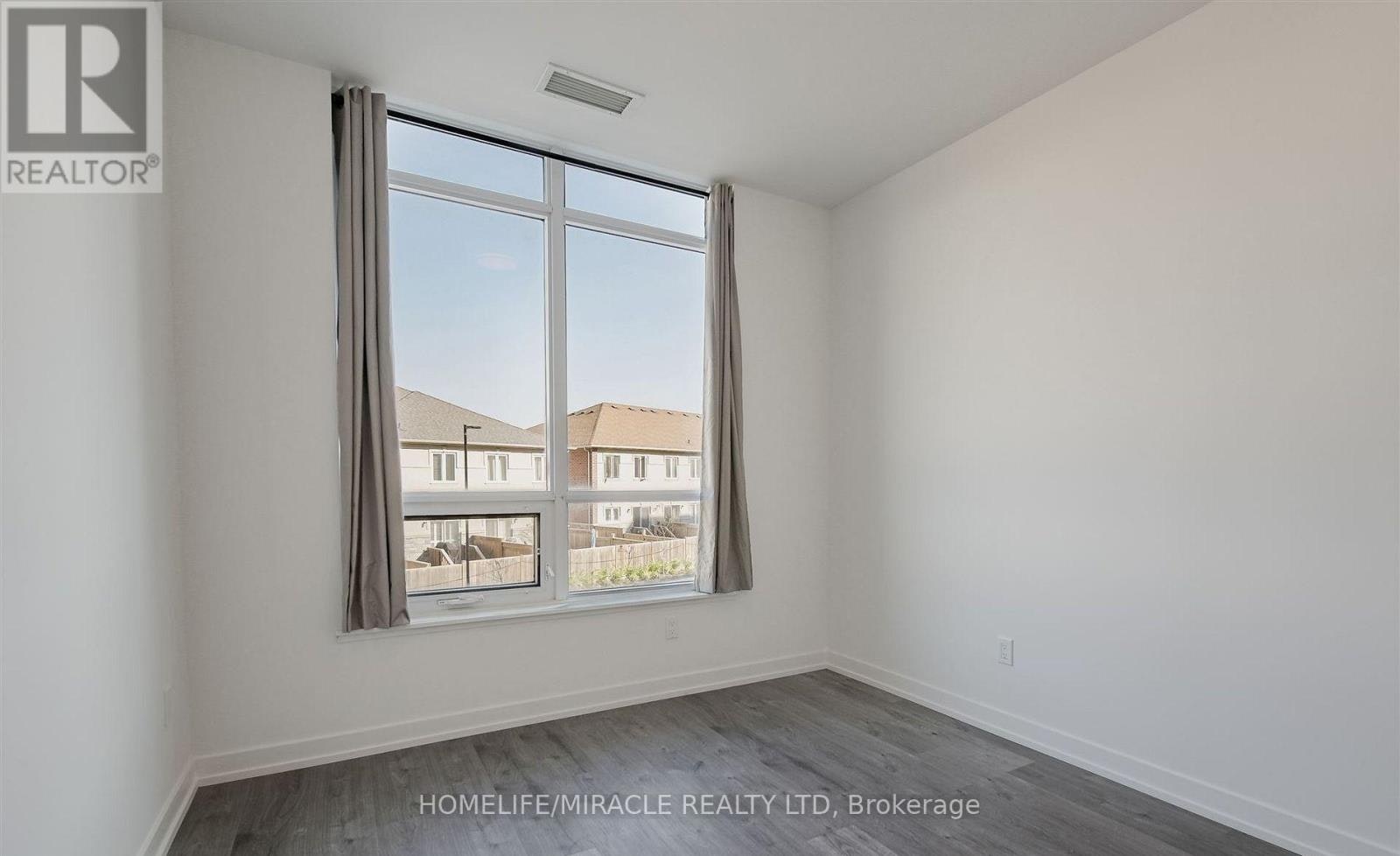 220-1010 Dundas Street E, Whitby, ON, L1N 2K2 - 3