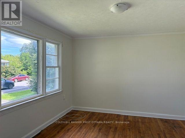 92 Lotta Avenue, Ottawa, ON, K2G 2B7 - 2