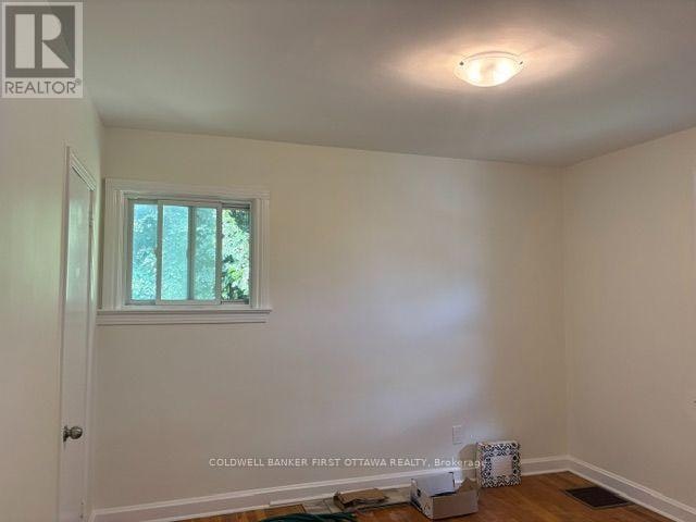 92 Lotta Avenue, Ottawa, ON, K2G 2B7 - 4