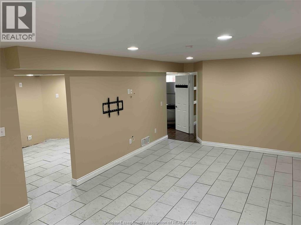 LOWER-4537 Fontana Avenue, Windsor, ON, N9G 3C8 - 3