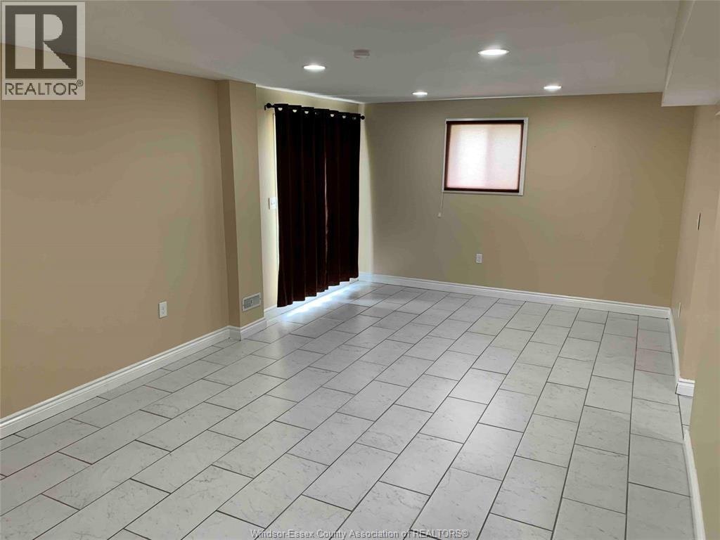 LOWER-4537 Fontana Avenue, Windsor, ON, N9G 3C8 - 2