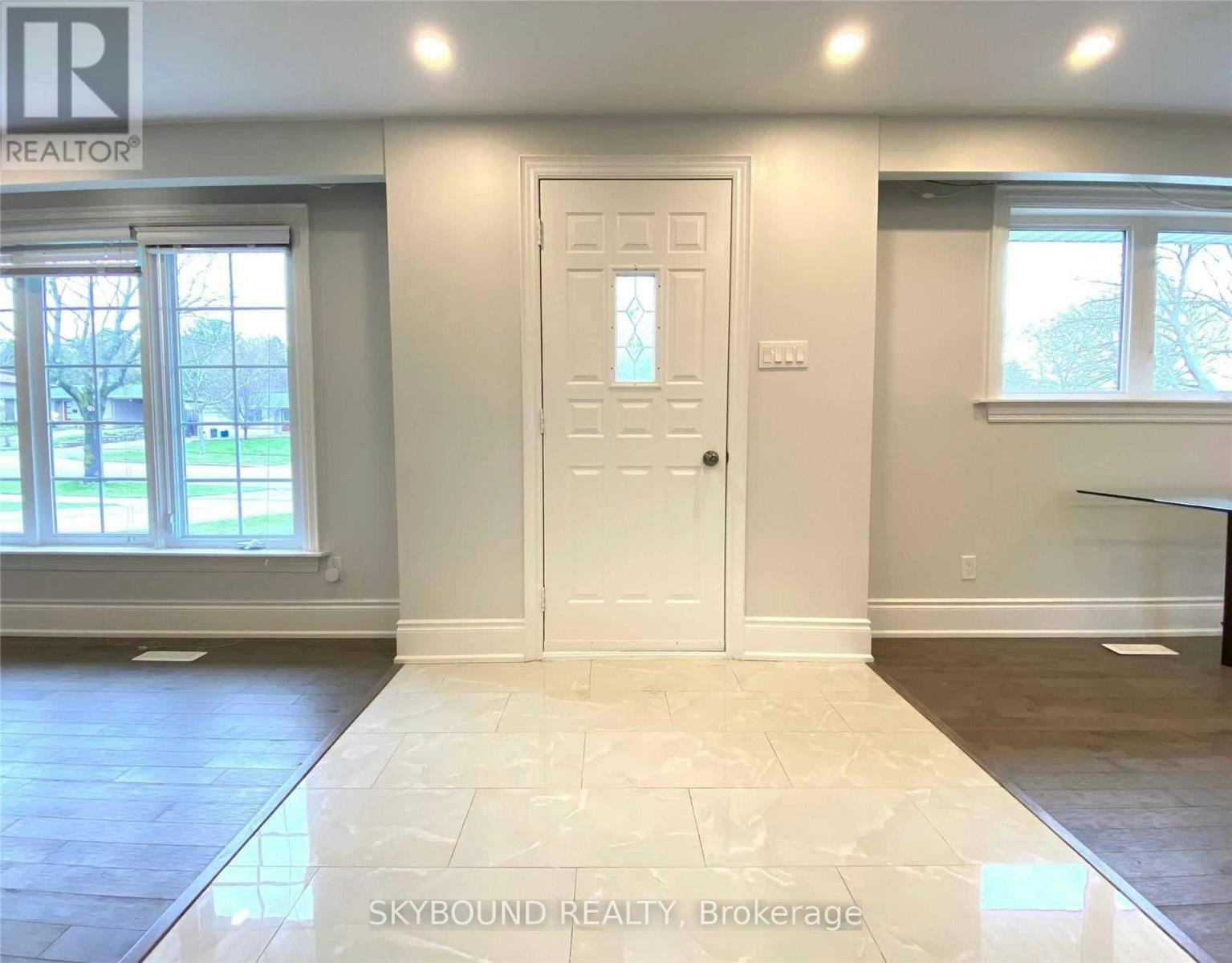 165 Orchard Heights Boulevard, Aurora, ON, L4G 3A3 - 2