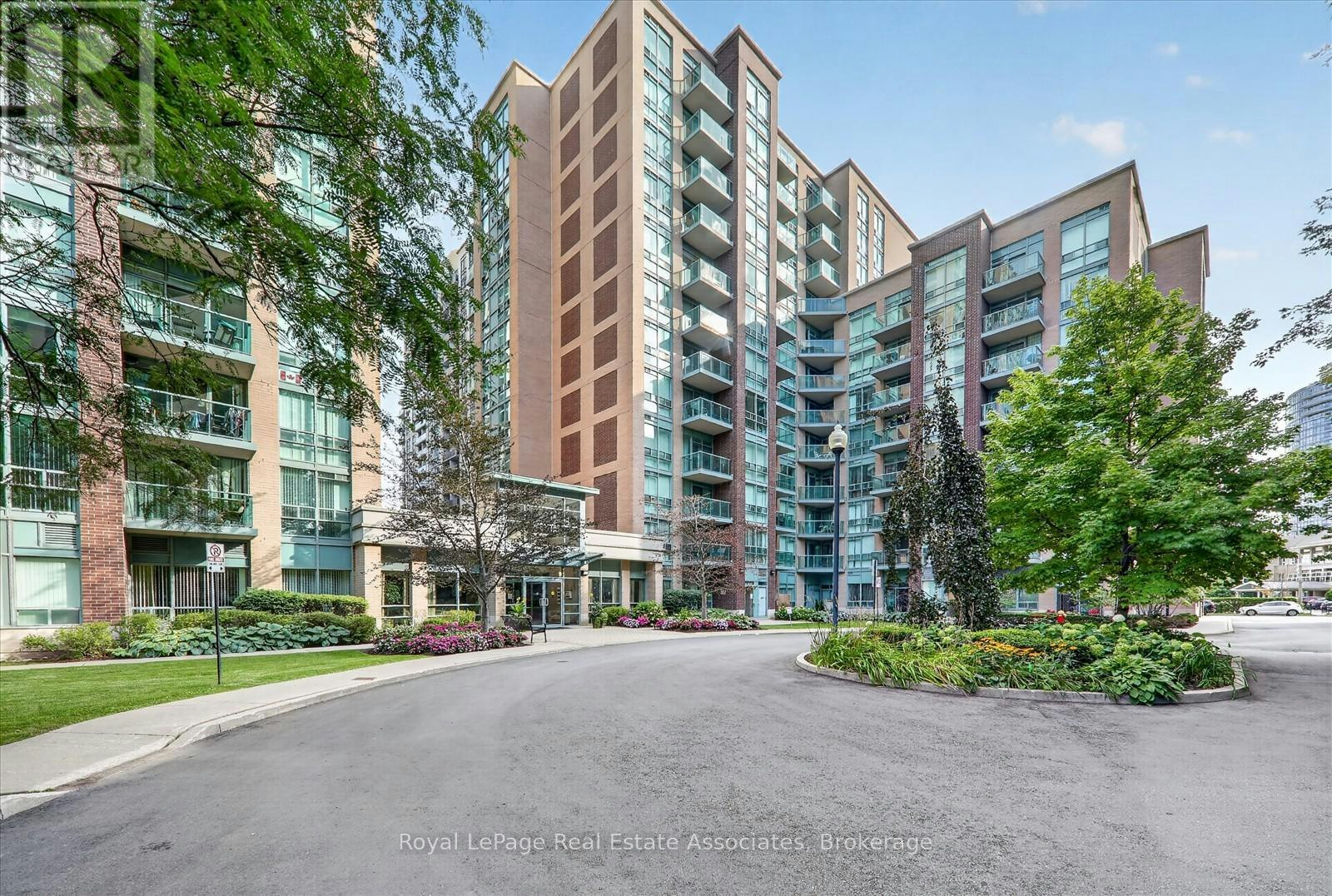 908-7 Michael Power Place, Toronto, ON, M9A 0A4 - 39
