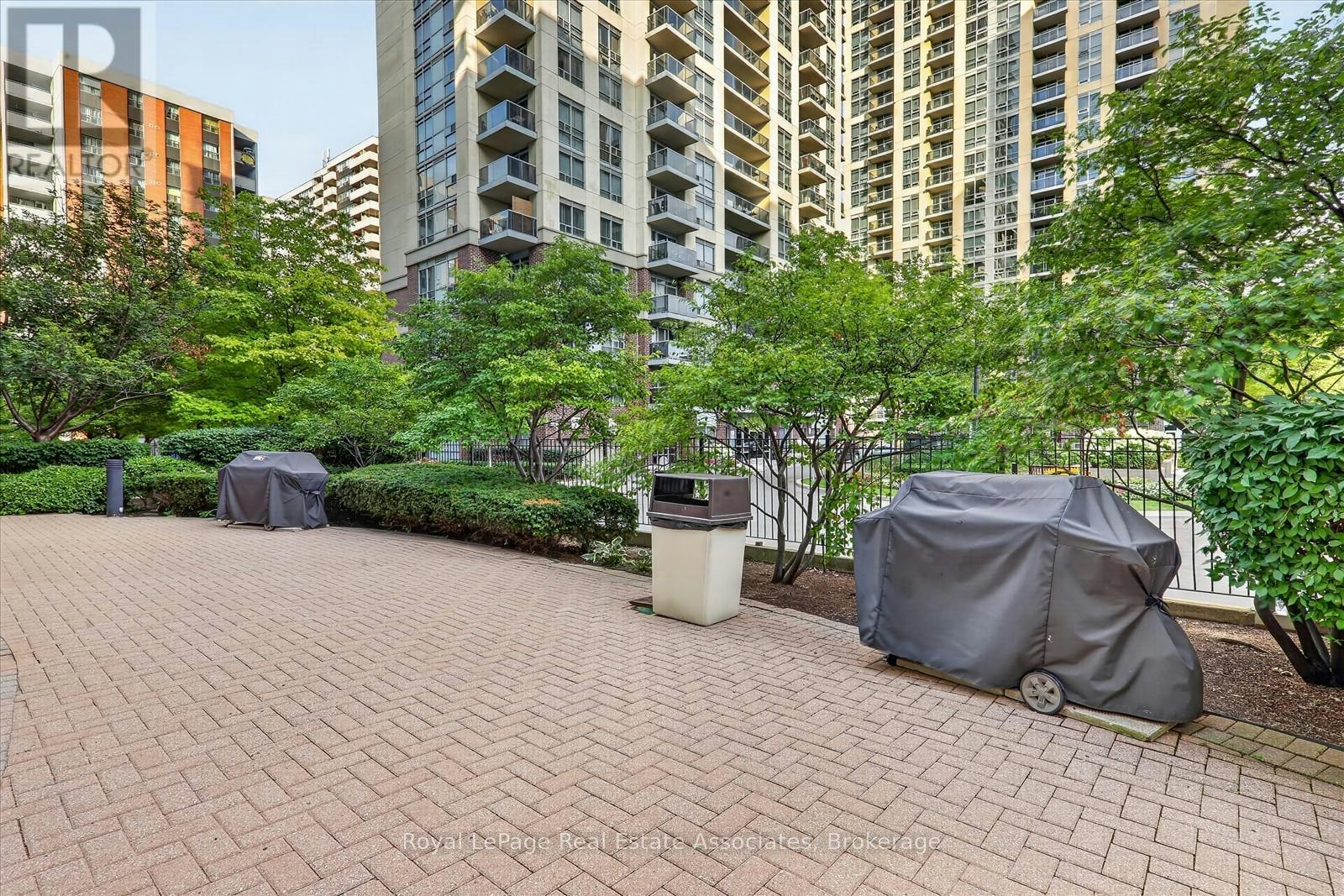 908-7 Michael Power Place, Toronto, ON, M9A 0A4 - 35