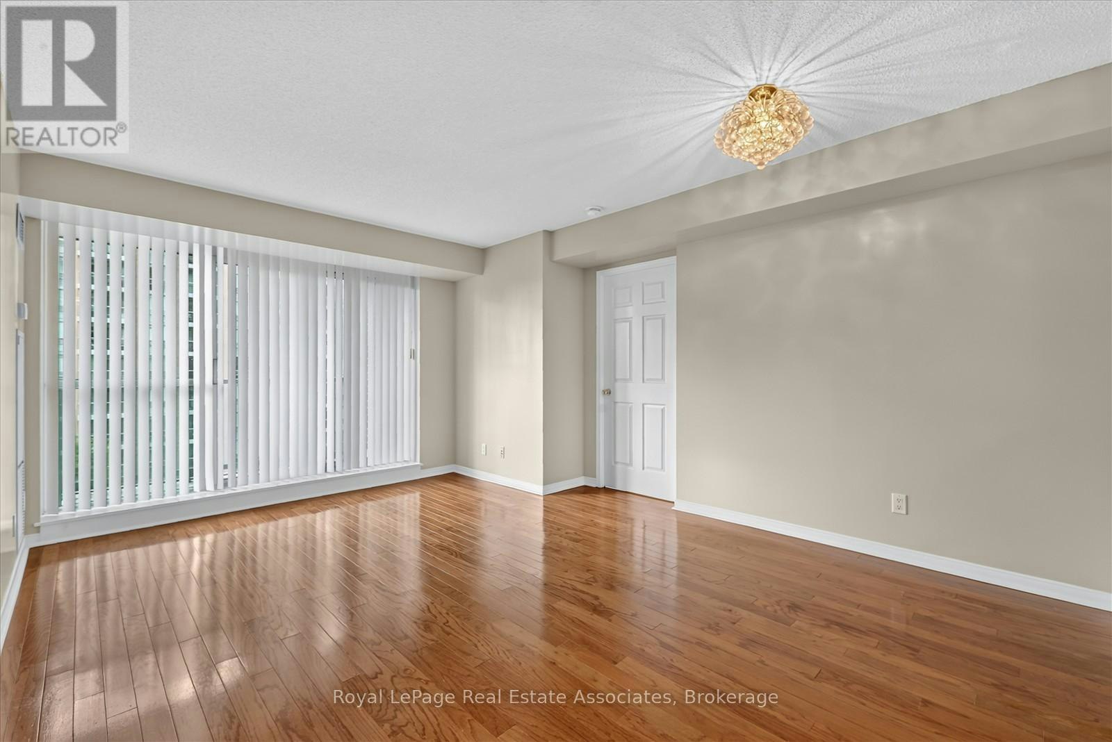 908-7 Michael Power Place, Toronto, ON, M9A 0A4 - 8