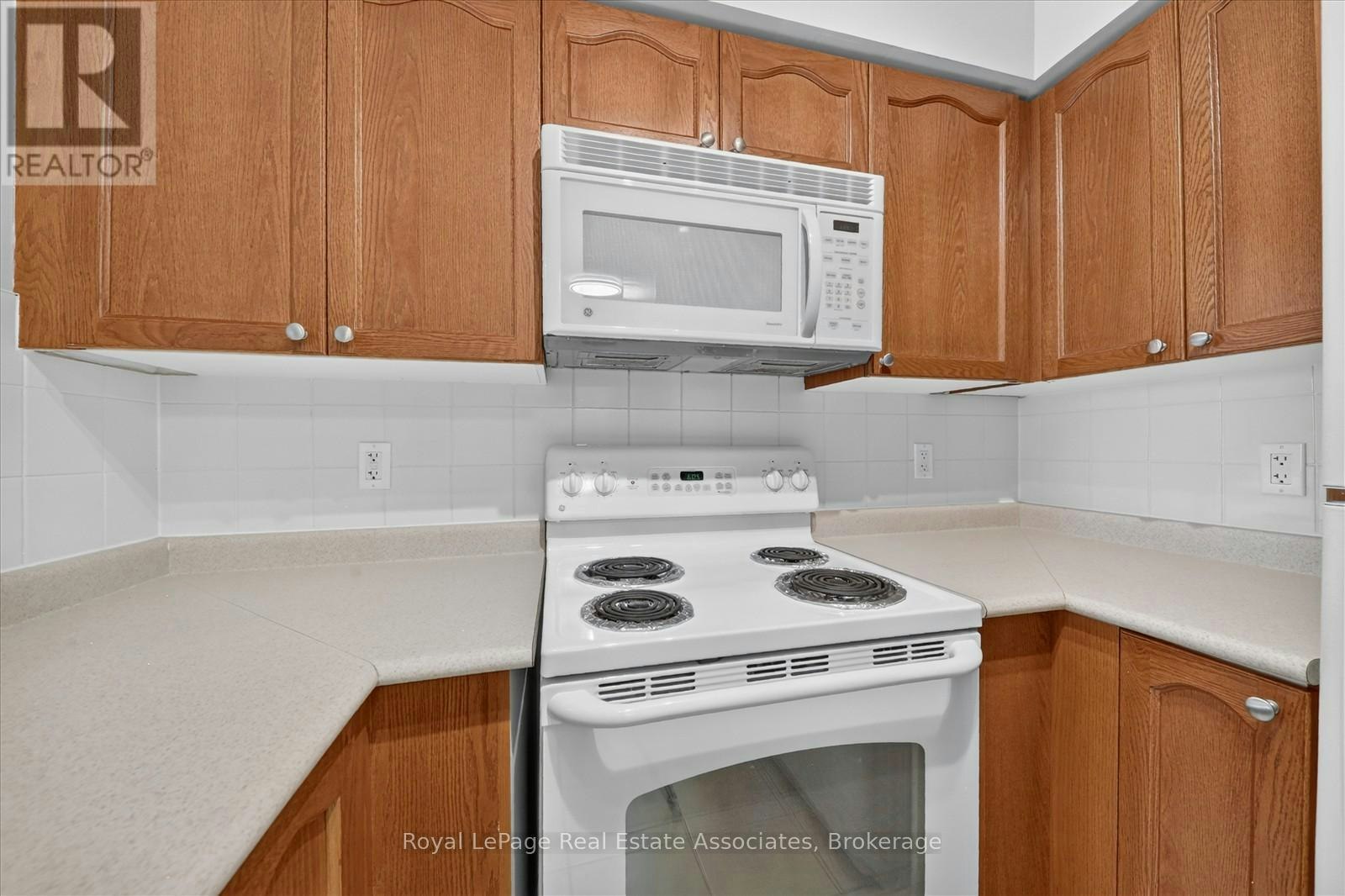 908-7 Michael Power Place, Toronto, ON, M9A 0A4 - 5