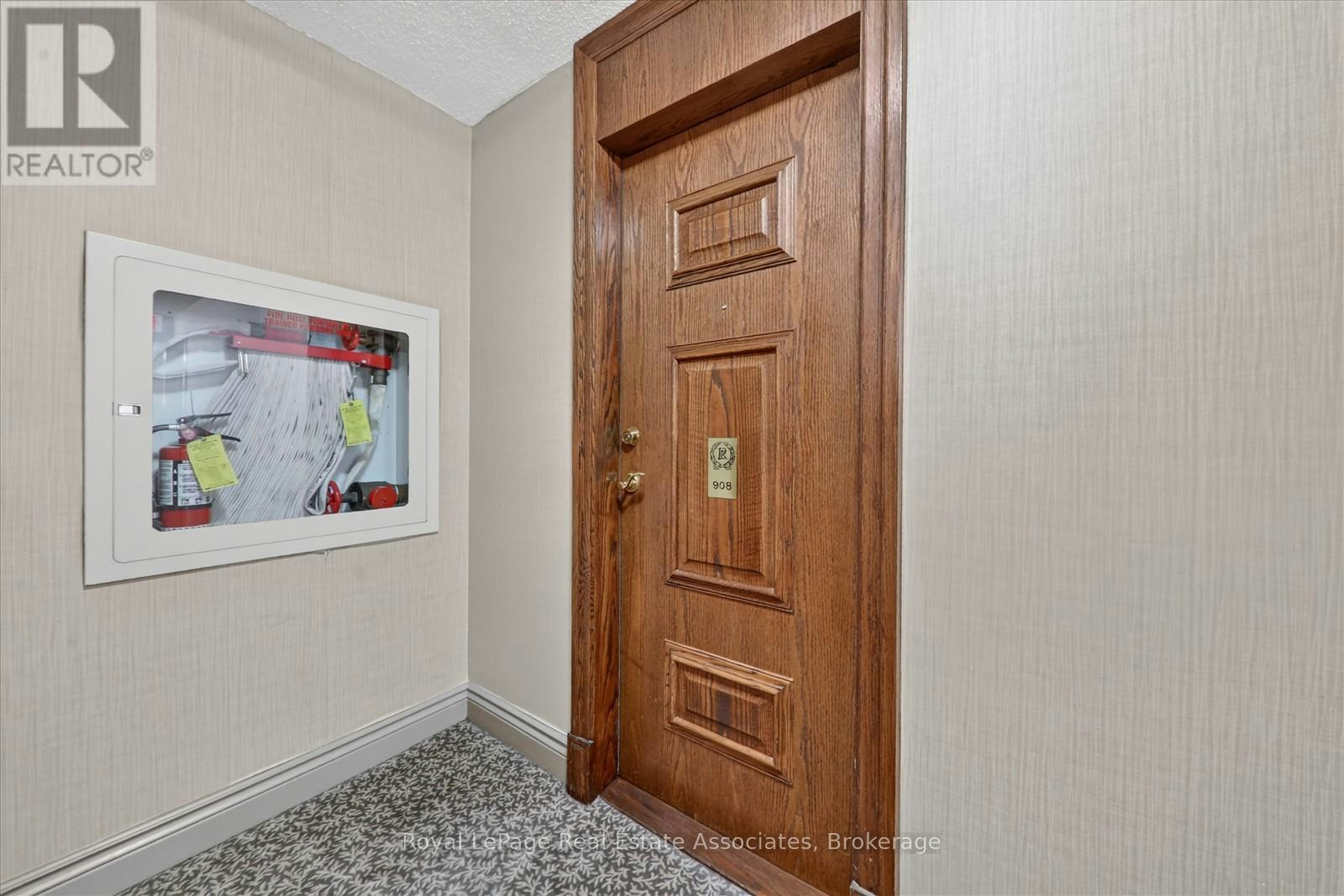 908-7 Michael Power Place, Toronto, ON, M9A 0A4 - 22