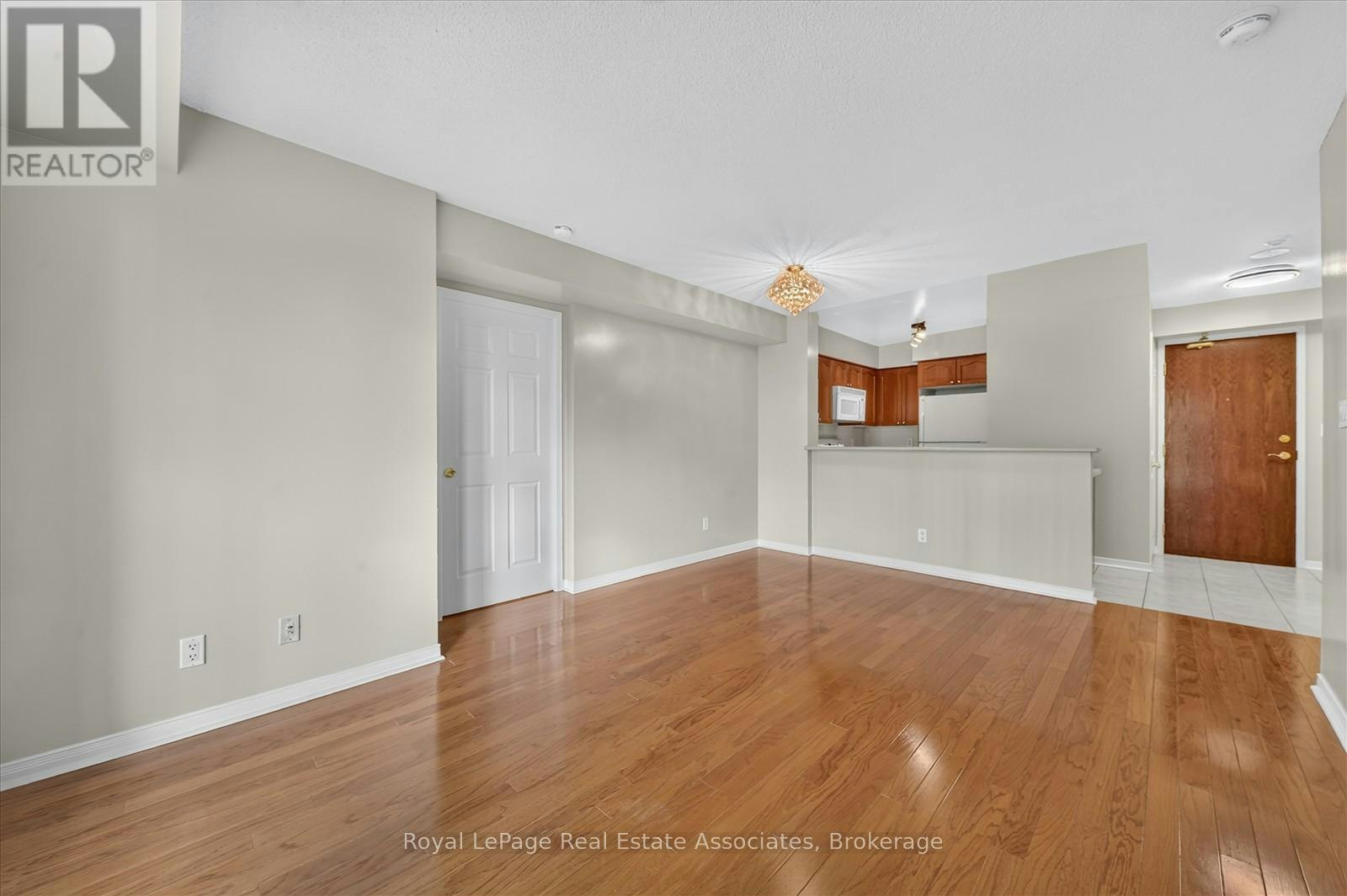 908-7 Michael Power Place, Toronto, ON, M9A 0A4 - 11
