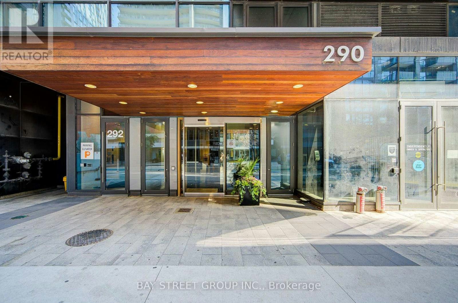 1804-290 Adelaide Street W, Toronto, ON, M5V 1P6 - 3