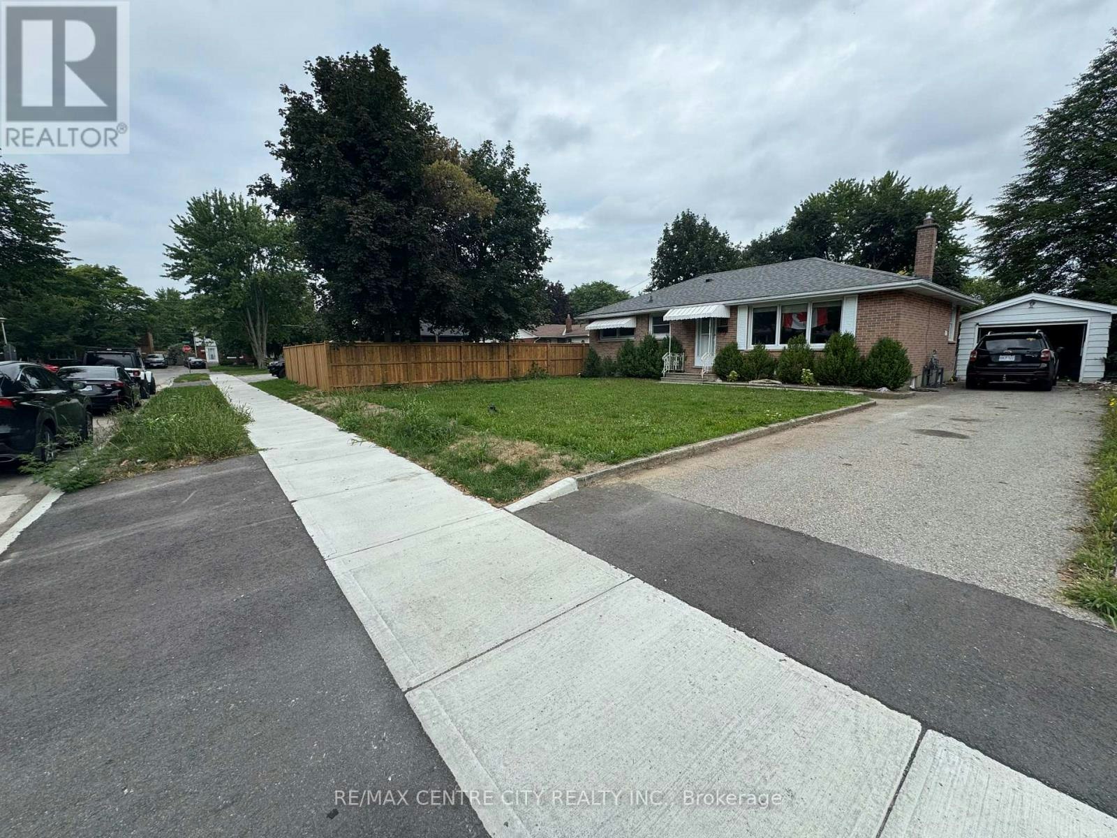 10 Tewksbury Crescent, London, ON, N5V 2M8 - 3