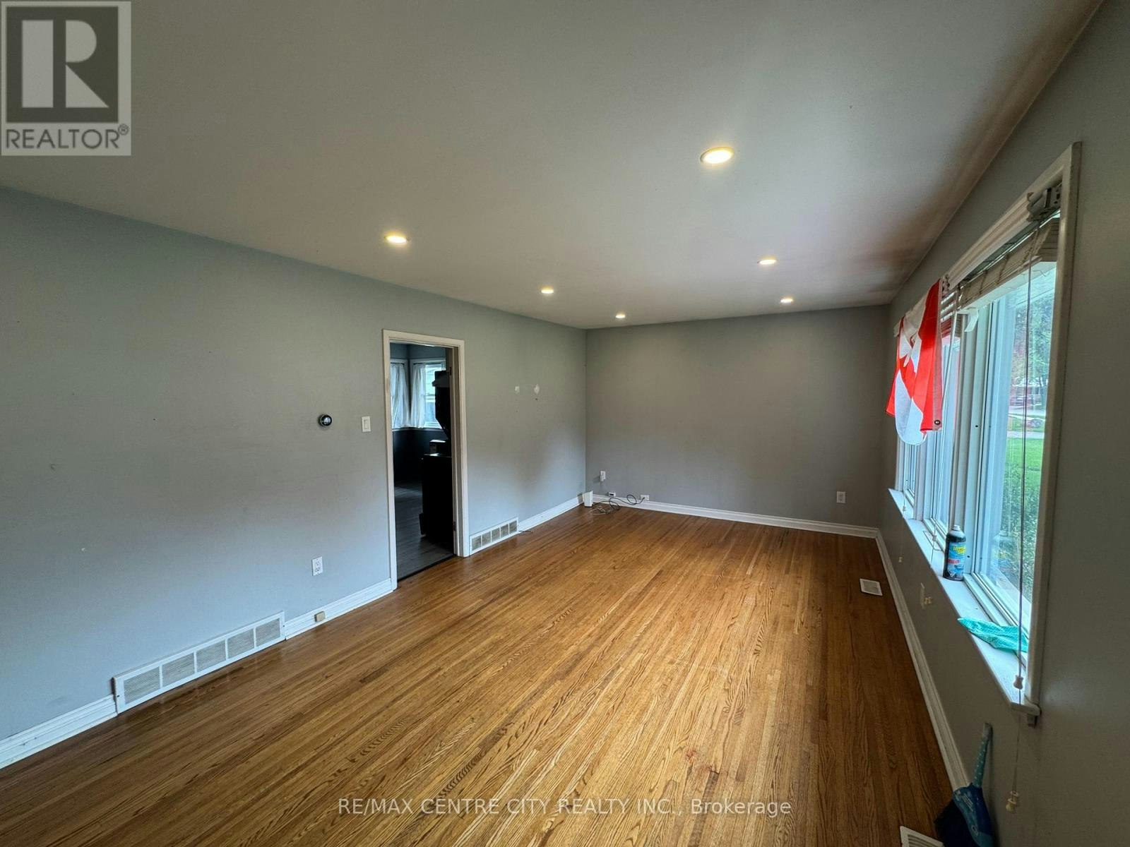 10 Tewksbury Crescent, London, ON, N5V 2M8 - 5