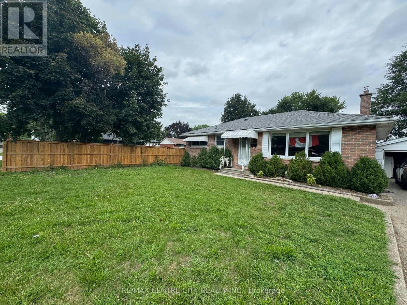 10 Tewksbury Crescent, London, ON, N5V 2M8 - 2