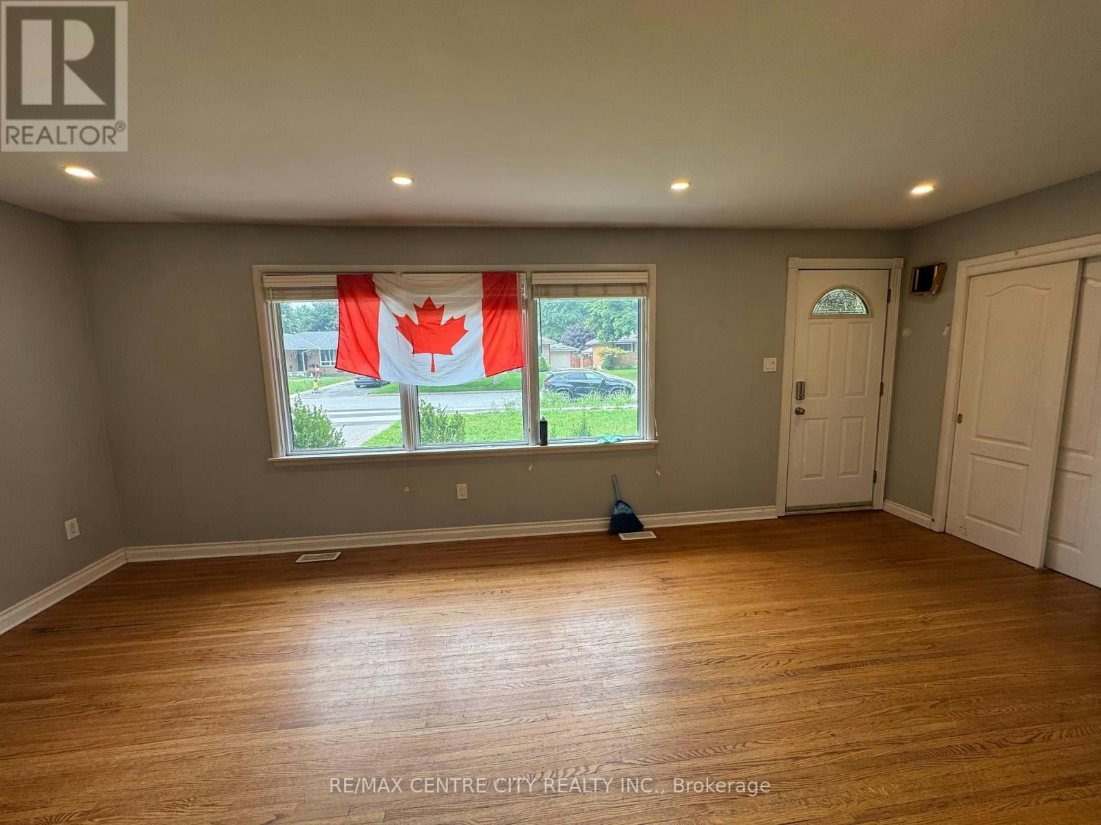 10 Tewksbury Crescent, London, ON, N5V 2M8 - 9