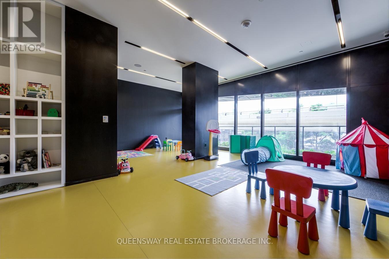 812-21 Lawren Harris Square, Toronto, ON, M5A 1T4 - 31