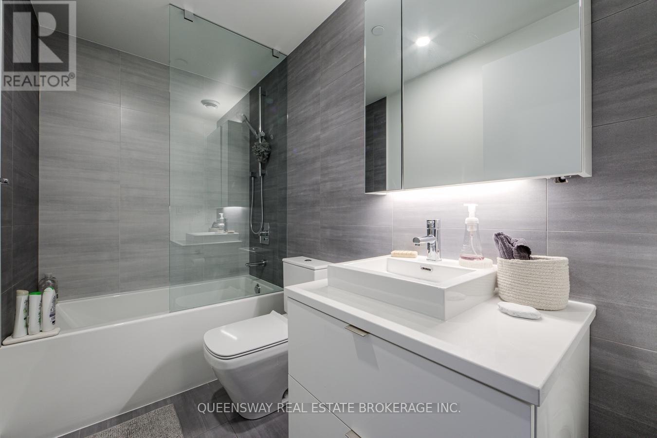 812-21 Lawren Harris Square, Toronto, ON, M5A 1T4 - 27