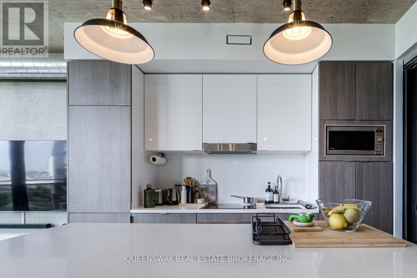 812-21 Lawren Harris Square, Toronto, ON, M5A 1T4 - 12
